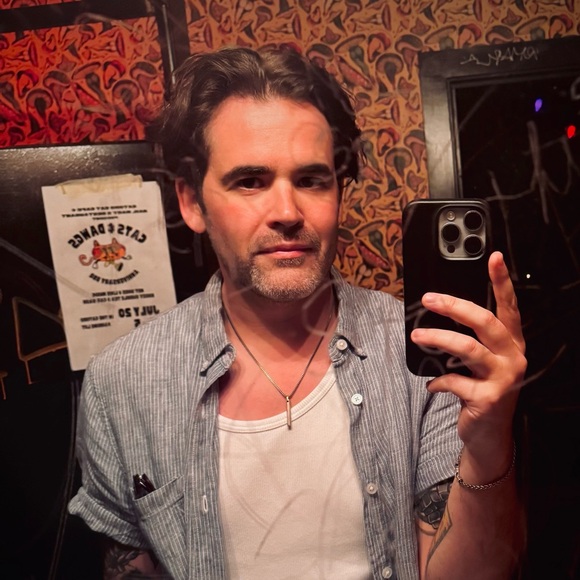 Meet your Posher, Sean - Picture 1 of 1